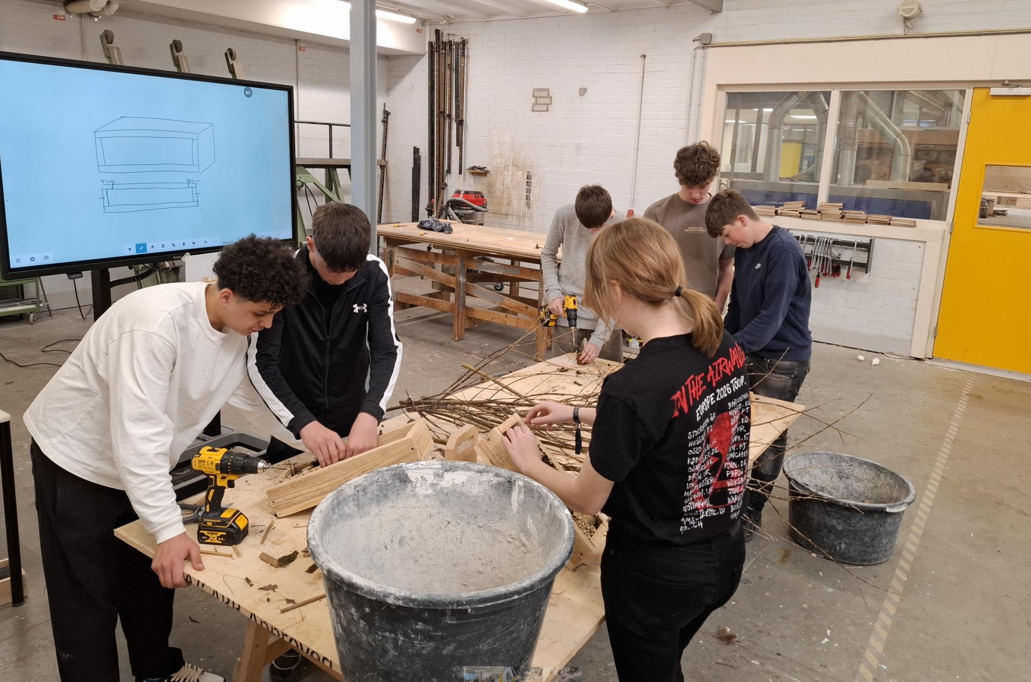 De Lingeborgh timmert bijzondere insectenhotels